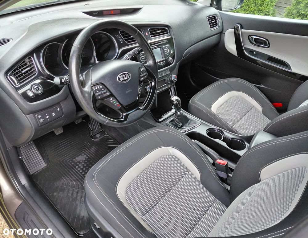 Kia Ceed 1.6 GDI ISG Spirit - 13