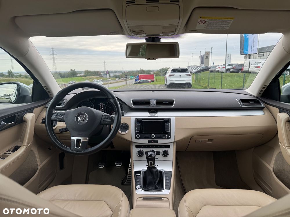 Volkswagen Passat Alltrack - 10