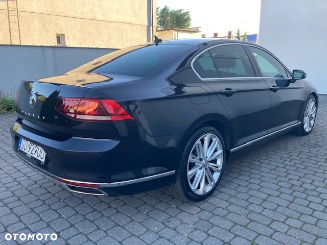 Volkswagen Passat 2.0 TSI Elegance DSG - 2