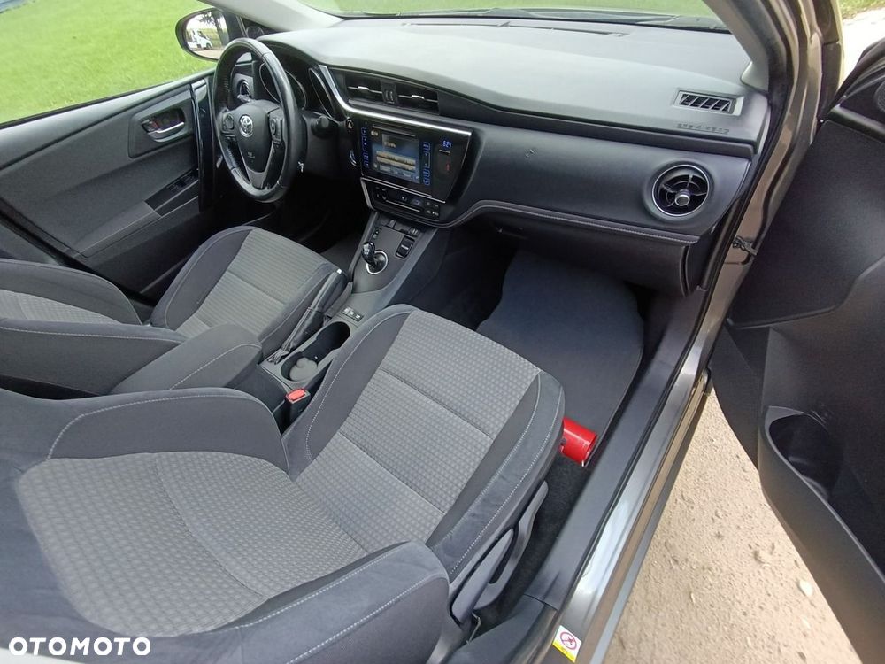 Toyota Auris - 17
