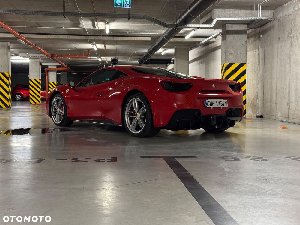 Ferrari 488 - 4