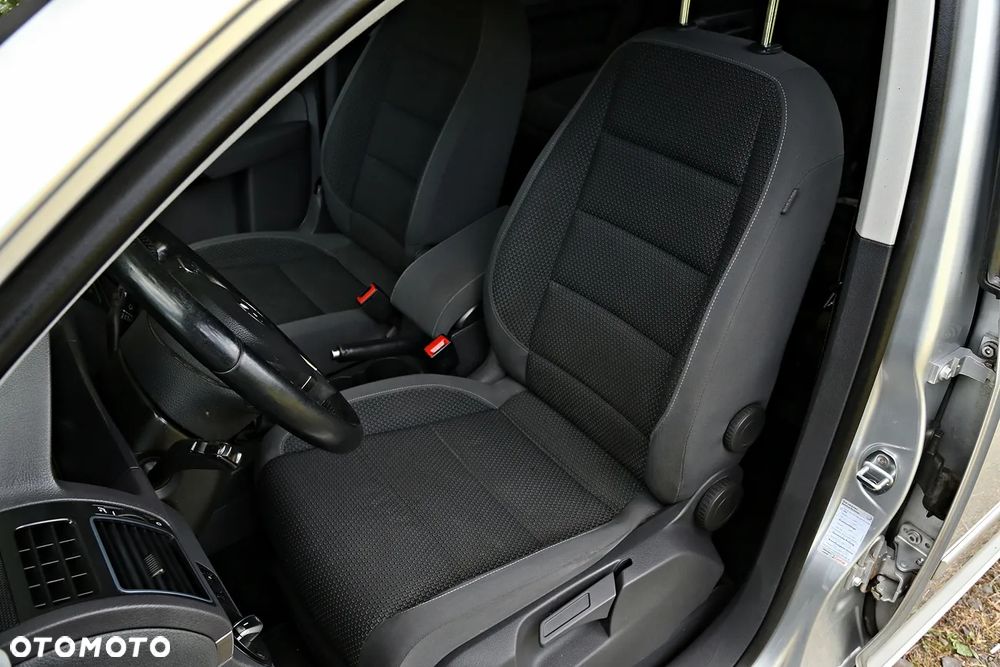 Volkswagen Touran 1.6 TDI DPF STYLE - 28