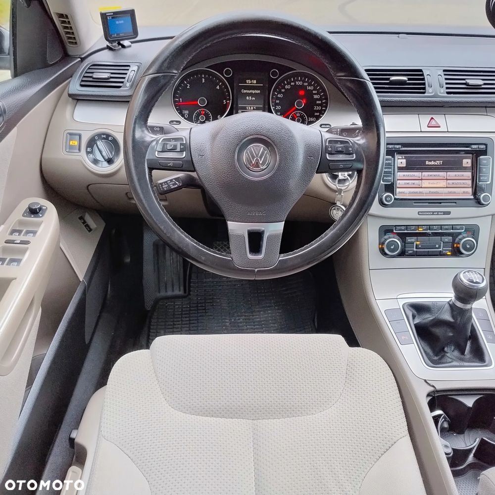 Volkswagen Passat - 23