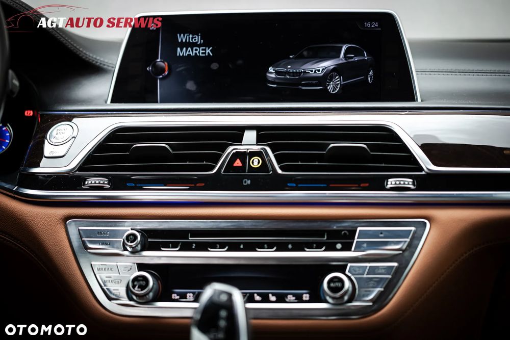 BMW Seria 7 750Li xDrive - 25