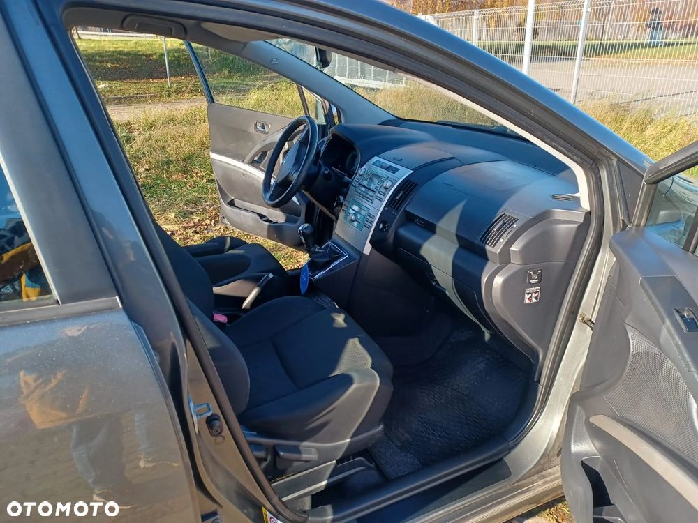 Toyota Corolla Verso - 7