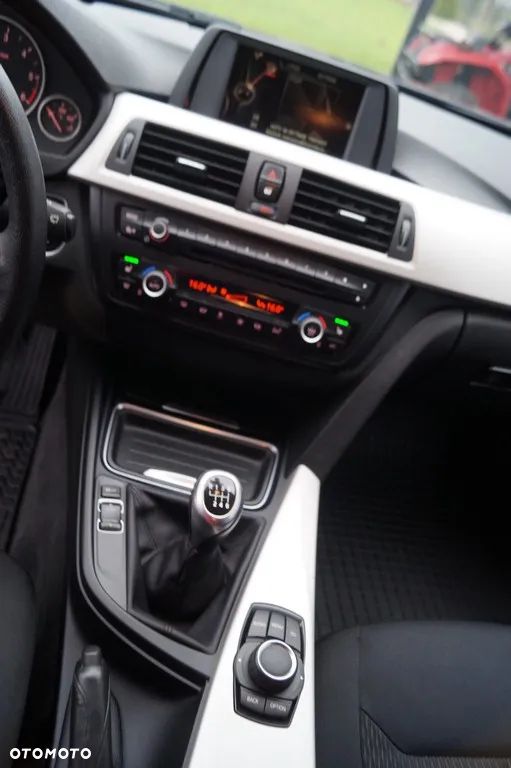 BMW Seria 3 318d DPF Edition Exclusive - 18