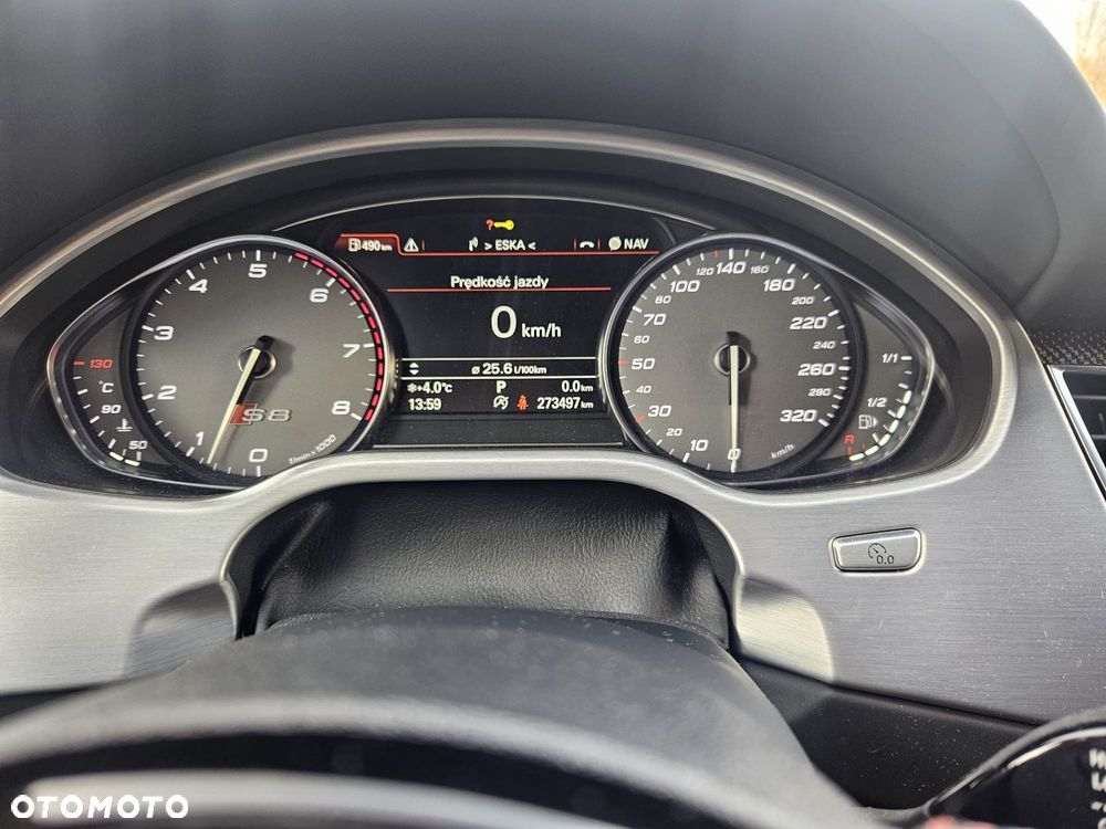 Audi S8 - 10