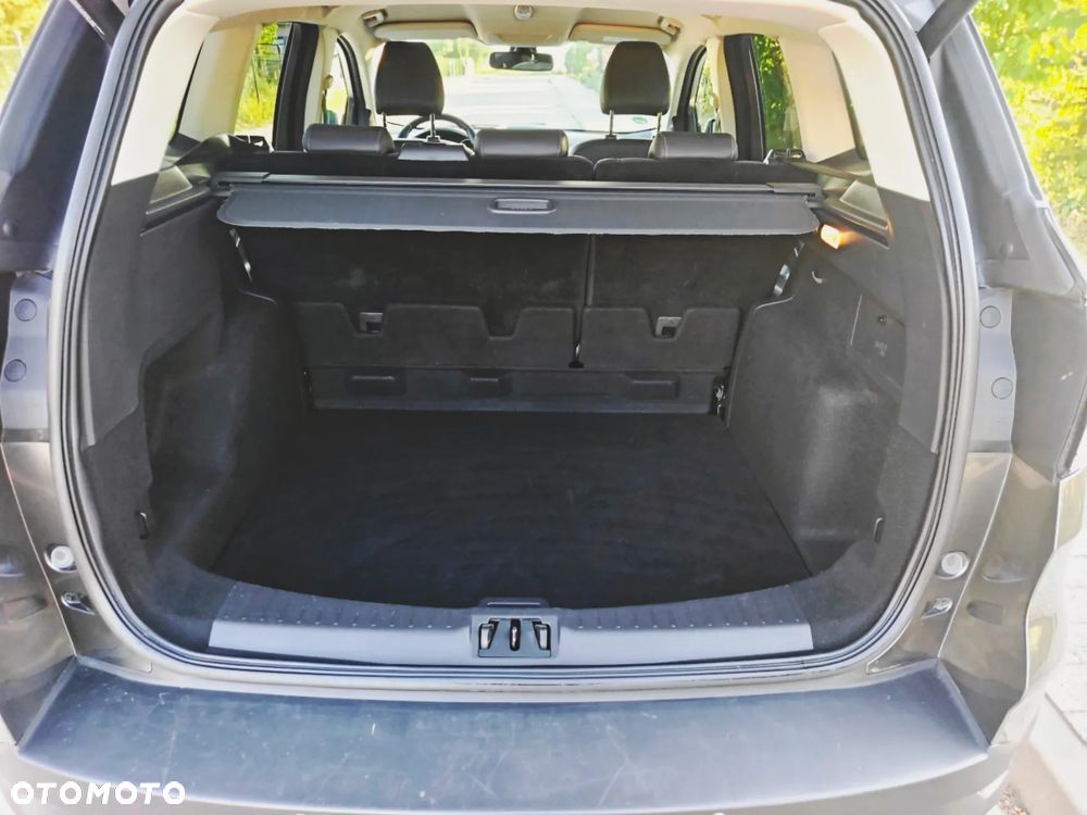 Ford Kuga 2.0 TDCi 2x4 Titanium - 17