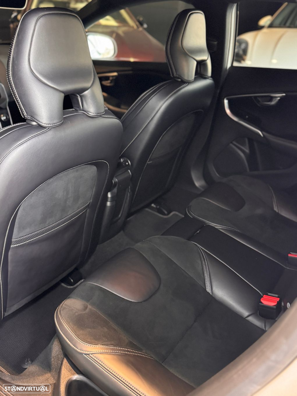 Volvo V40 2.0 D2 R-Design - 36