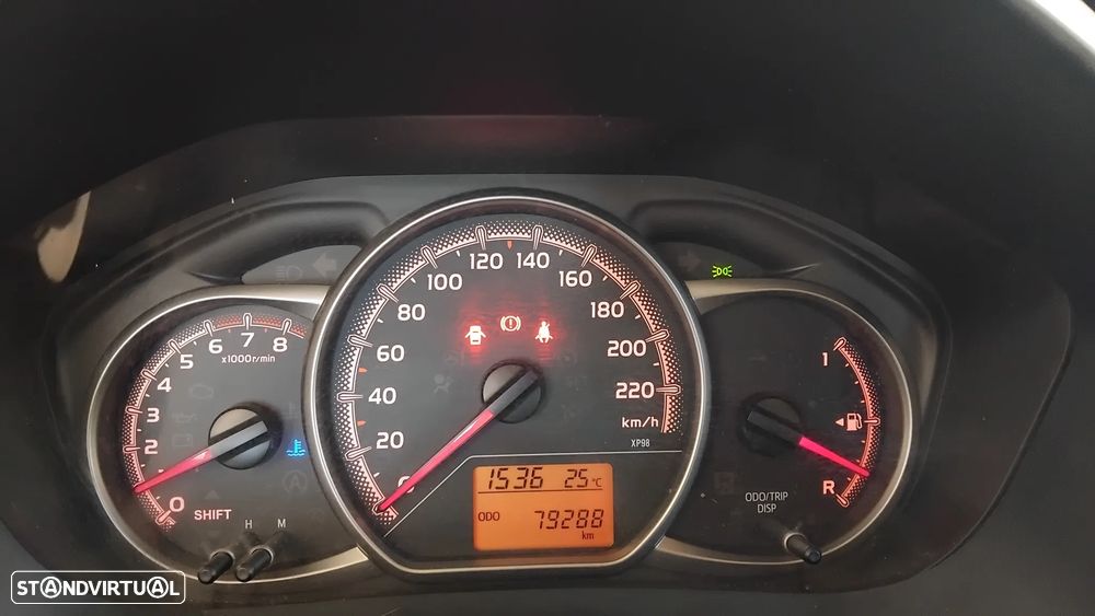 Toyota Yaris 1.0 VVT-i Comfort+P.Style - 5