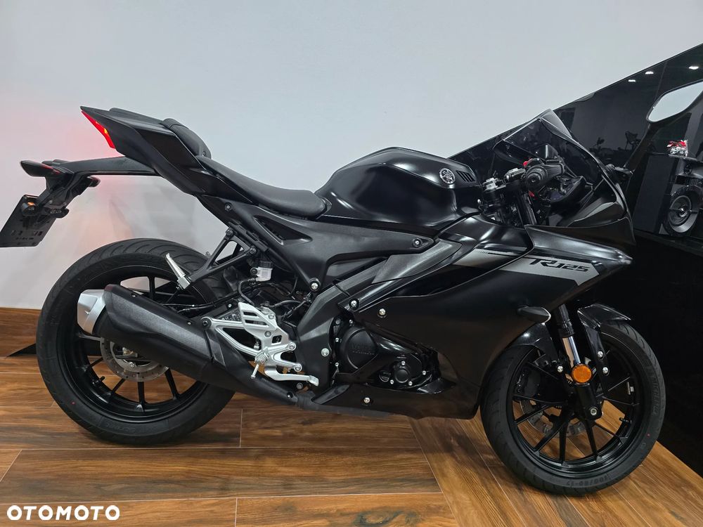 Yamaha YZF - 38