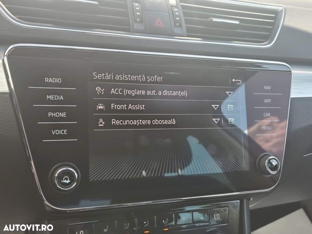 Skoda Superb 2.0 TDI DSG Ambition - 26