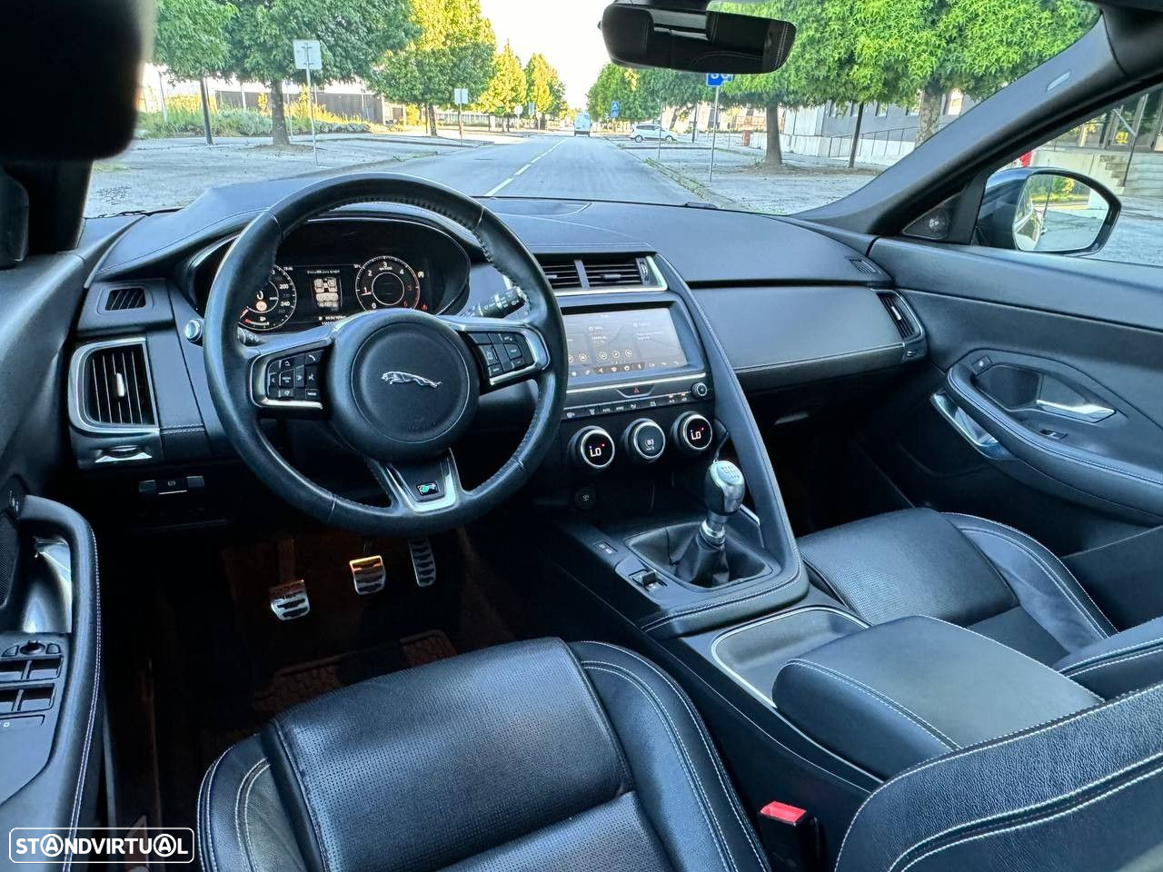 Jaguar E-Pace 2.0 i4D R-Dynamic - 3