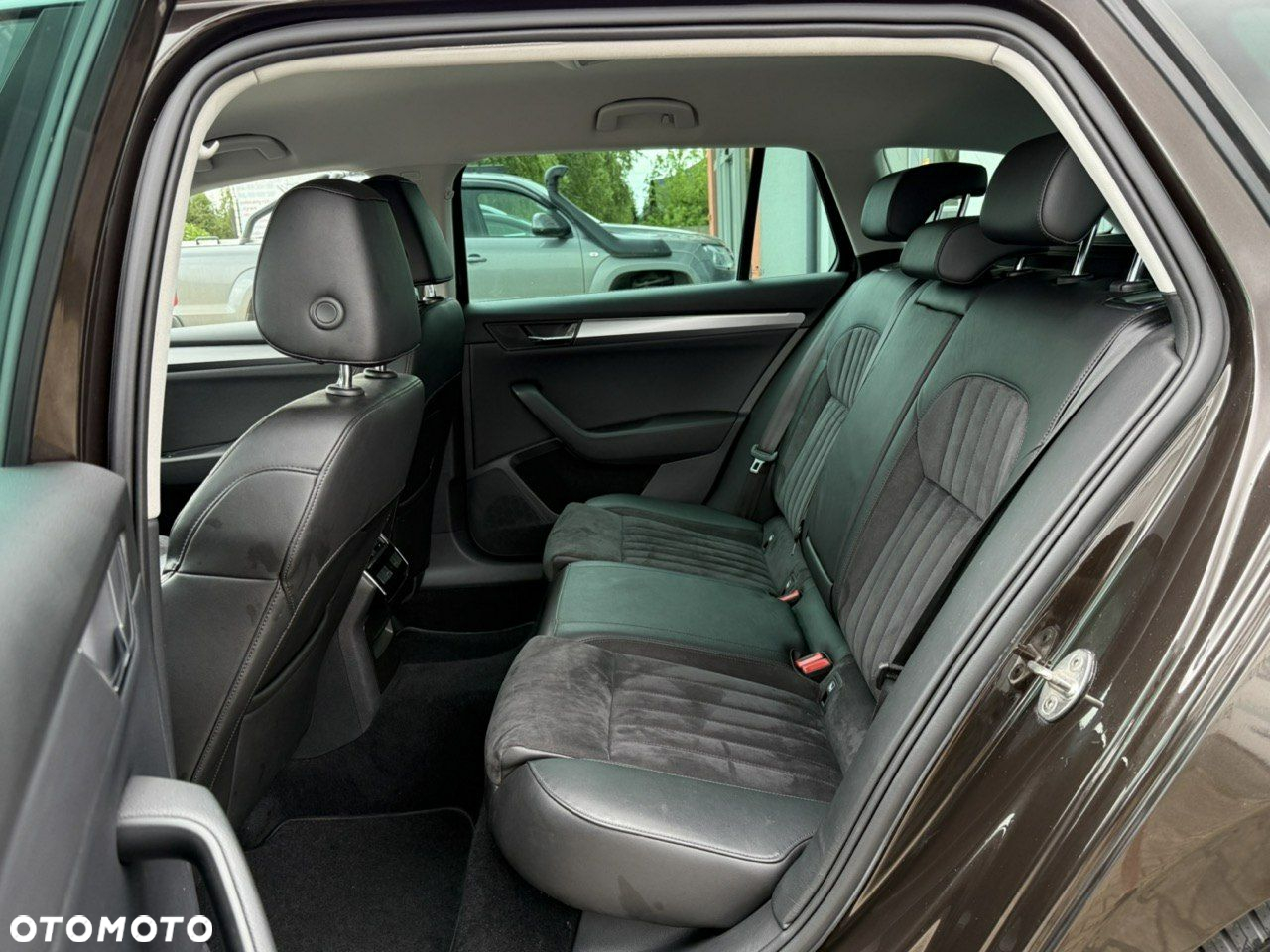 Skoda Superb Combi 1.4 TSI ACT DSG Style - 20