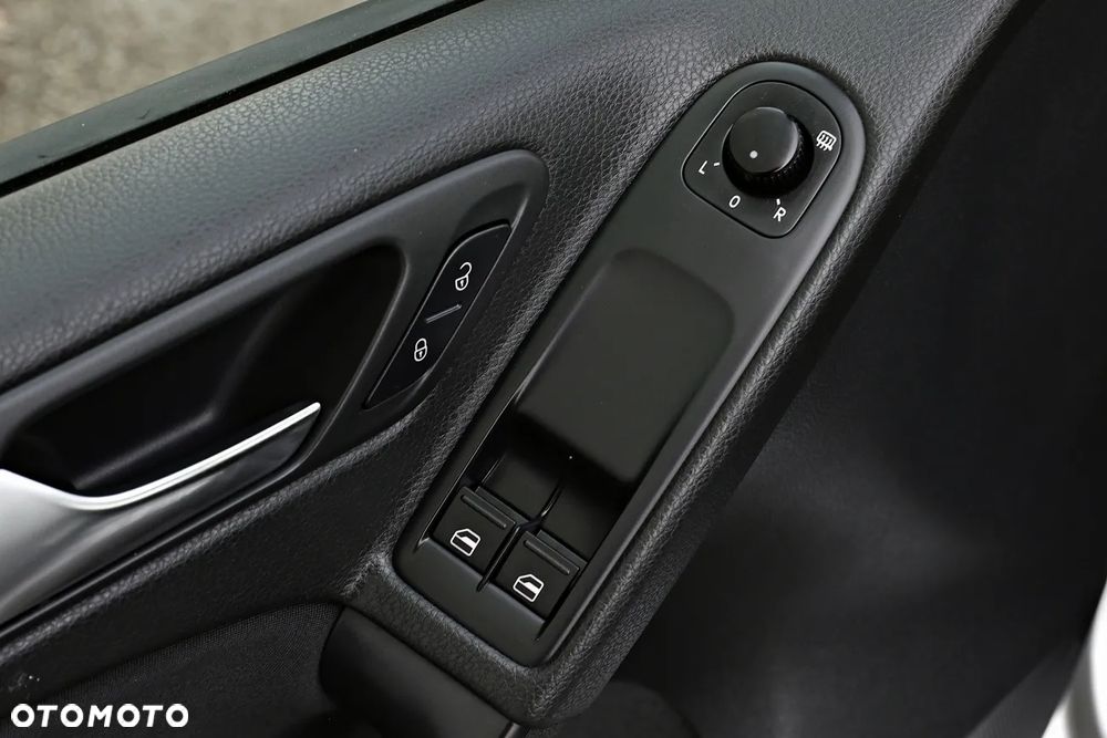 Volkswagen Golf 1.6 TDI DPF BlueMotion Technology Team - 32