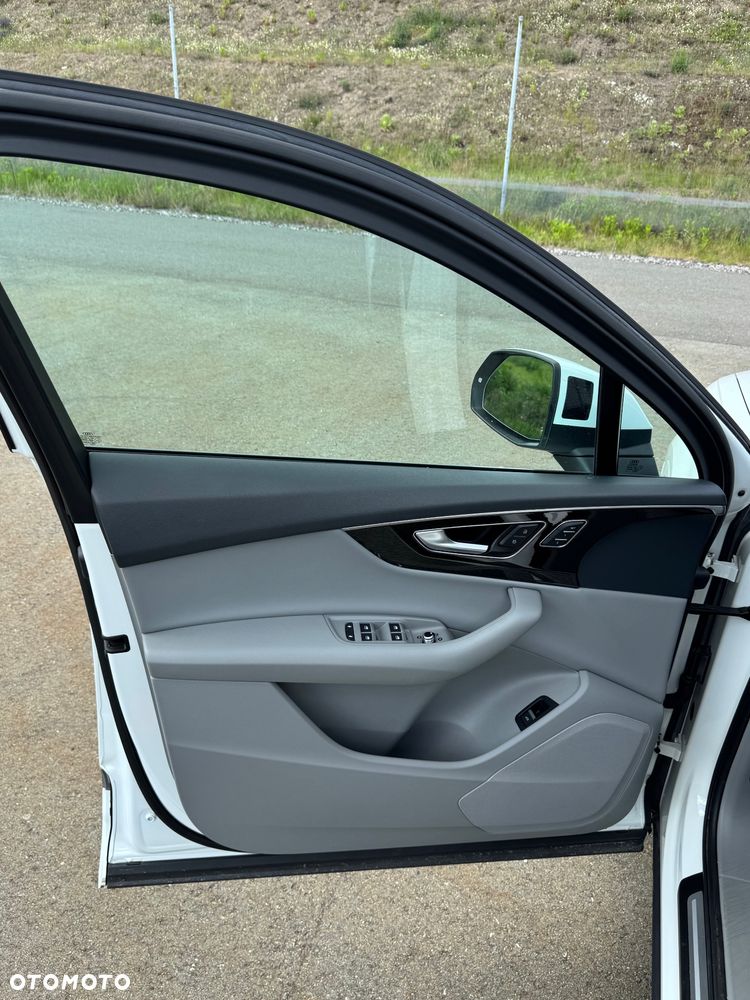 Audi Q7 - 17