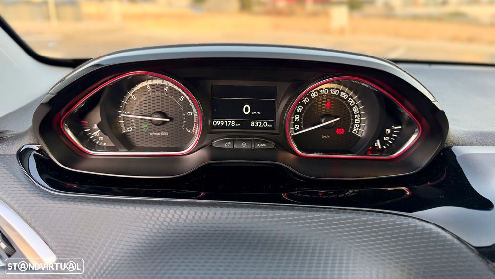 Peugeot 2008 1.2 PureTech GT Line - 20