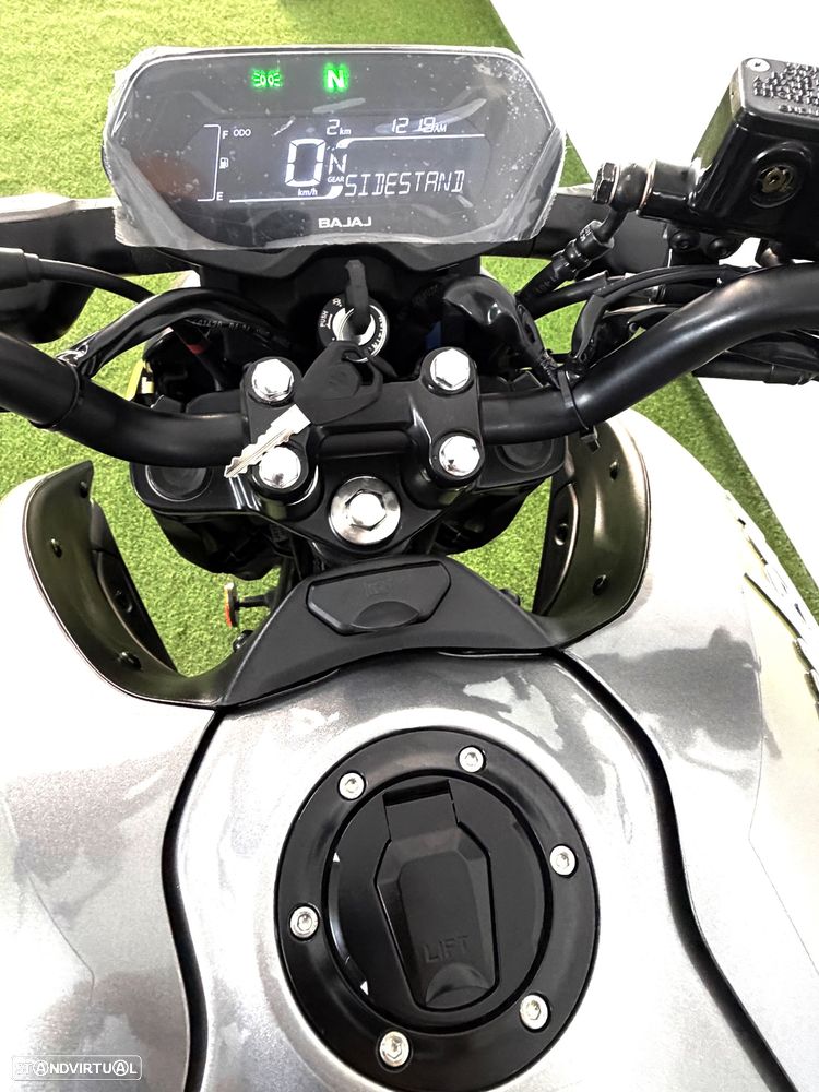 Bajaj Pulsar N 125 - 21