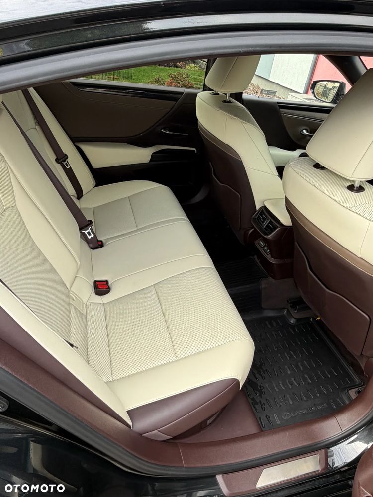 Lexus ES - 8