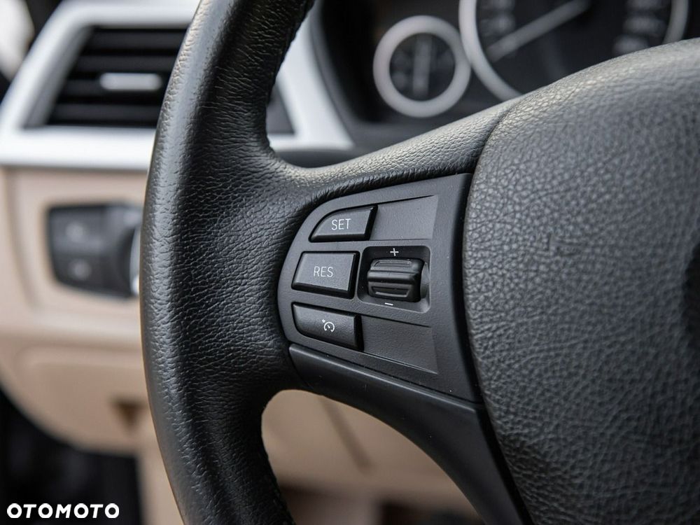 BMW Seria 3 320d Sport Line - 26