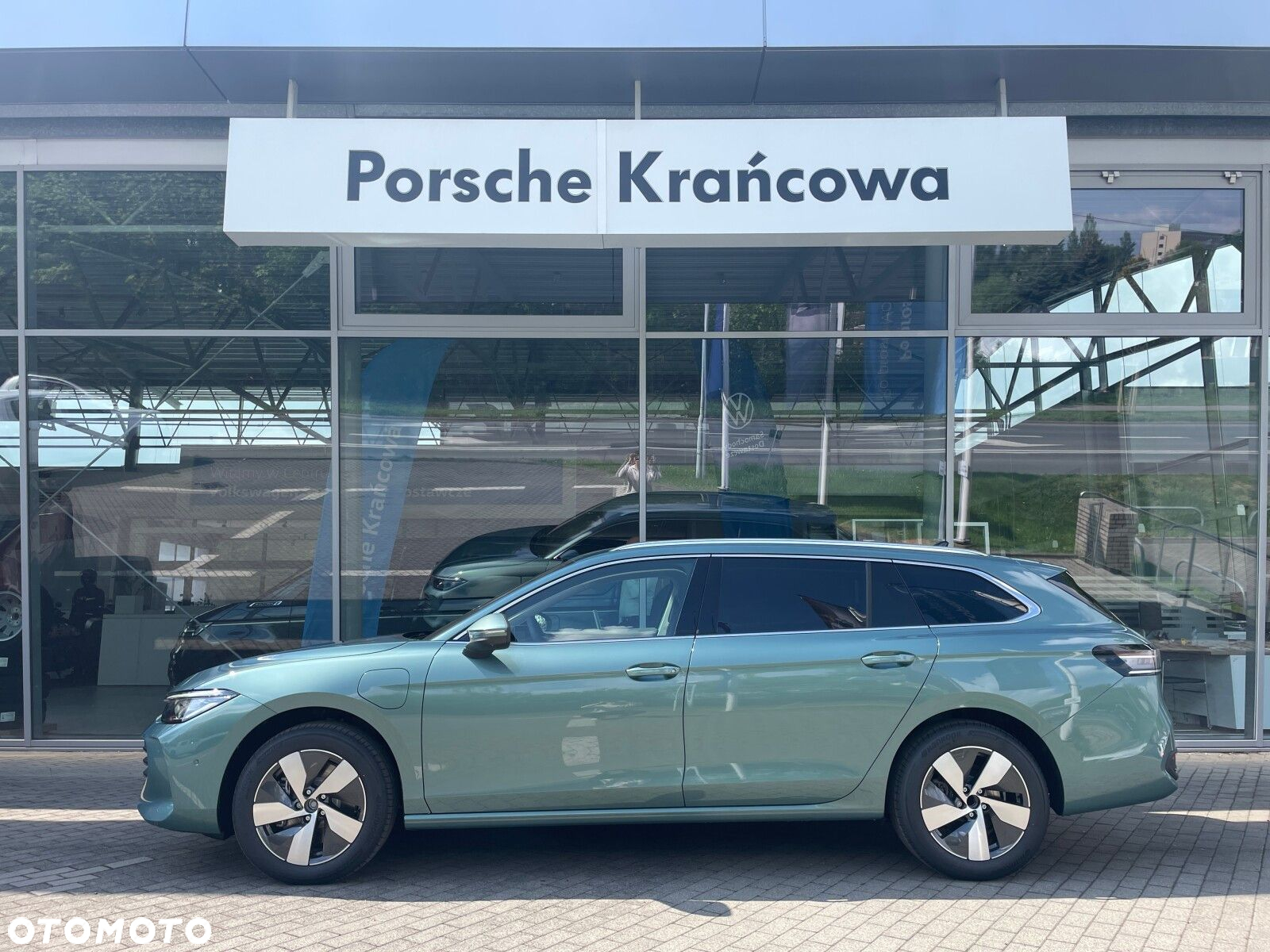 Volkswagen Passat - 4