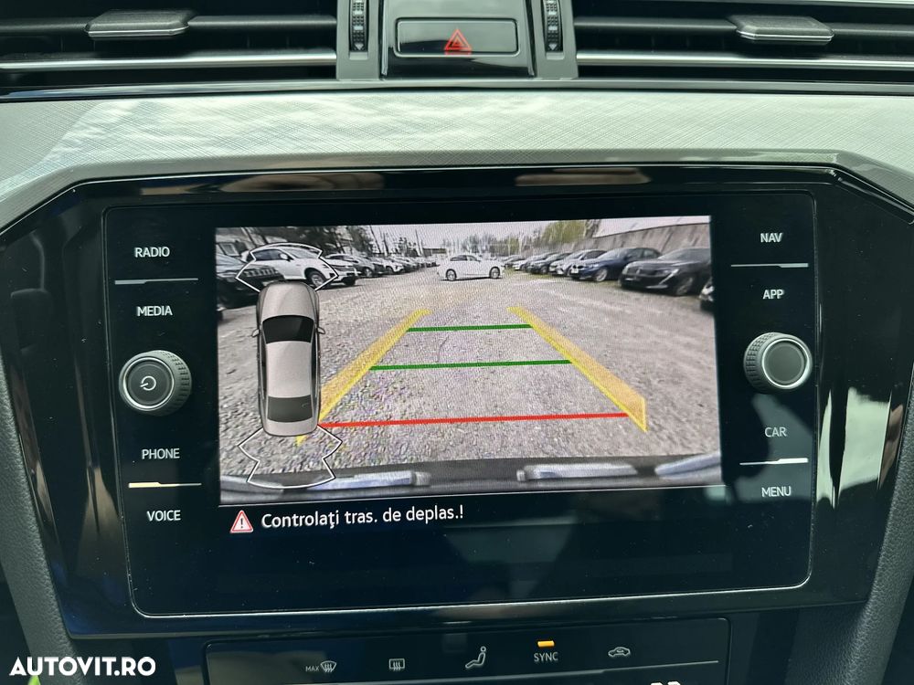 Volkswagen Passat - 19