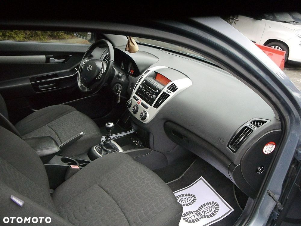 Kia ProCeed - 21