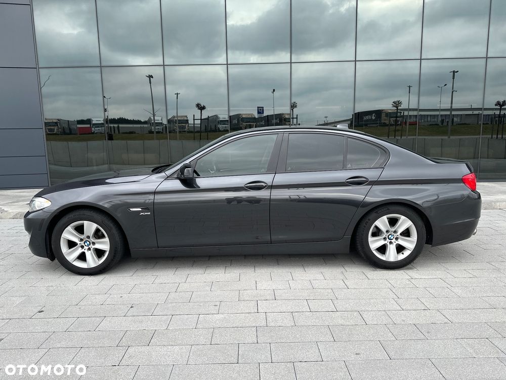 BMW Seria 5 528i xDrive Sport-Aut Luxury Line - 3