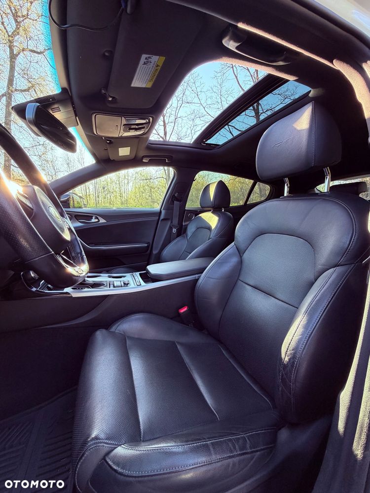 Kia Stinger 3.3 T-GDI AWD GT - 14