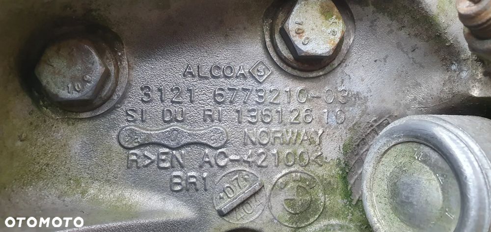 Zwrotnica piasta prawy przód przednia prawa BMW I E81 E87 3 E90 E91 6773210 - 9