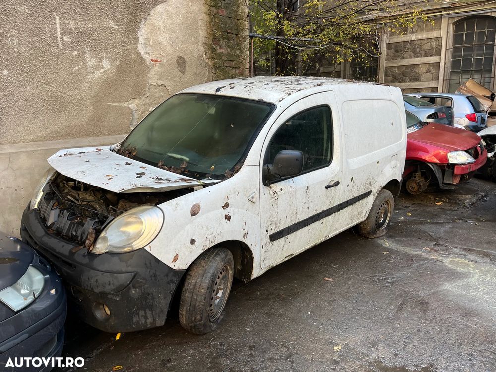 Dezmembrez Renault Kangoo alb 2012 - 1