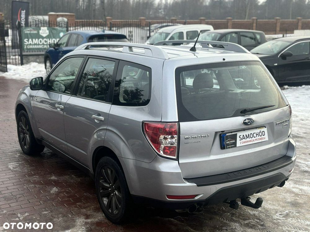Subaru Forester 2.0 D Exclusive - 11