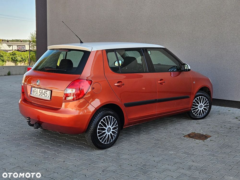 Skoda Fabia 1.2 HTP Cool Colour Edition - 4