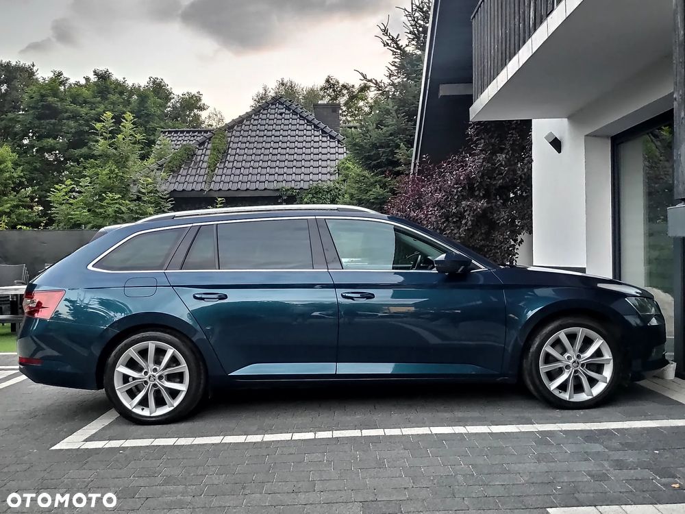 Skoda Superb 2.0 TDI Premium Edition - 9