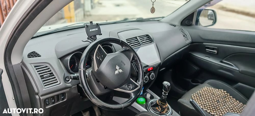 Mitsubishi ASX - 5
