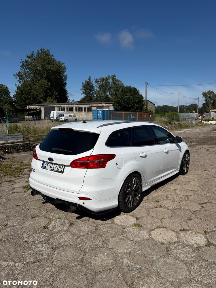 Ford Focus 1.5 TDCi ST-Line PowerShift - 3