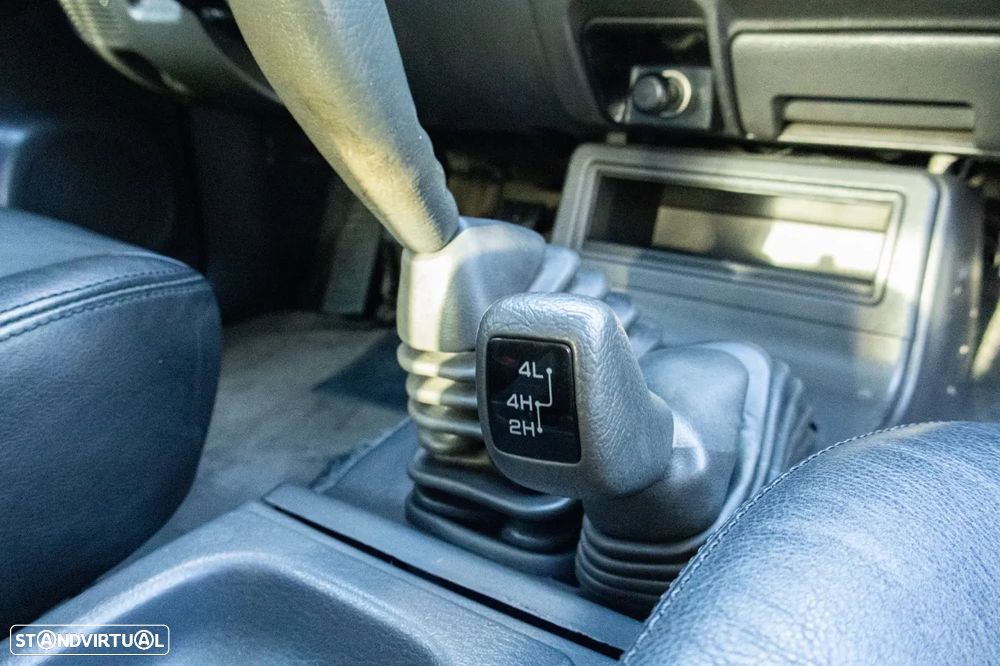 Mitsubishi Pajero Sport 2.5 TD GLS - 18