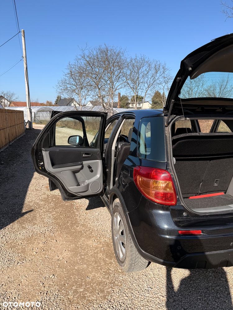 Suzuki SX4 1.5 - 8