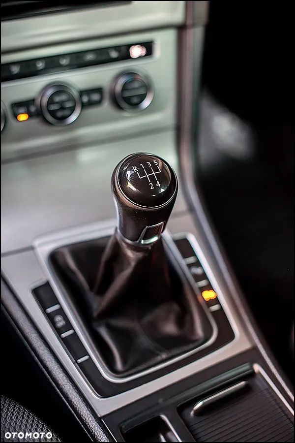 Volkswagen Golf - 31