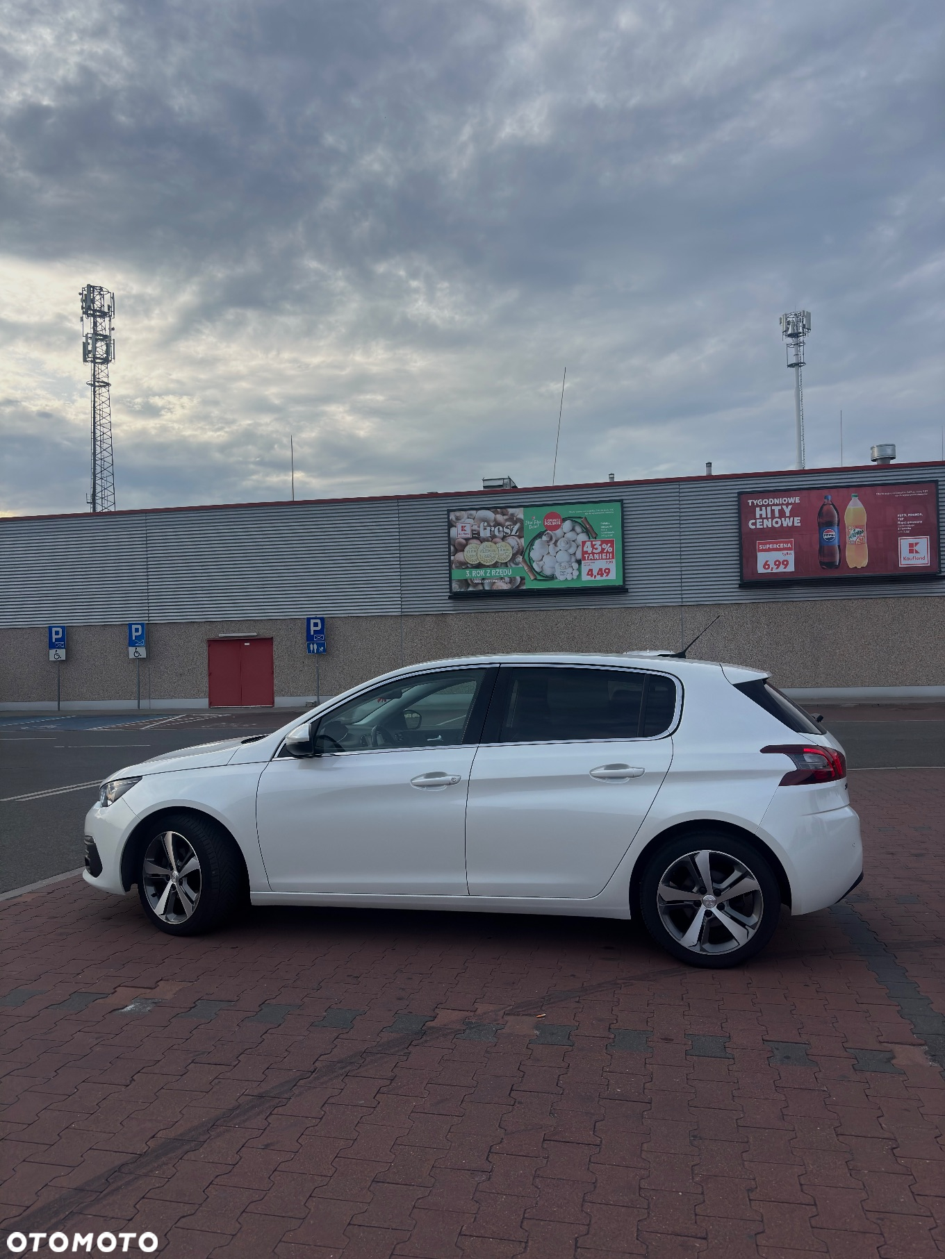 Peugeot 308 1.2 PureTech GPF Allure S&S - 12