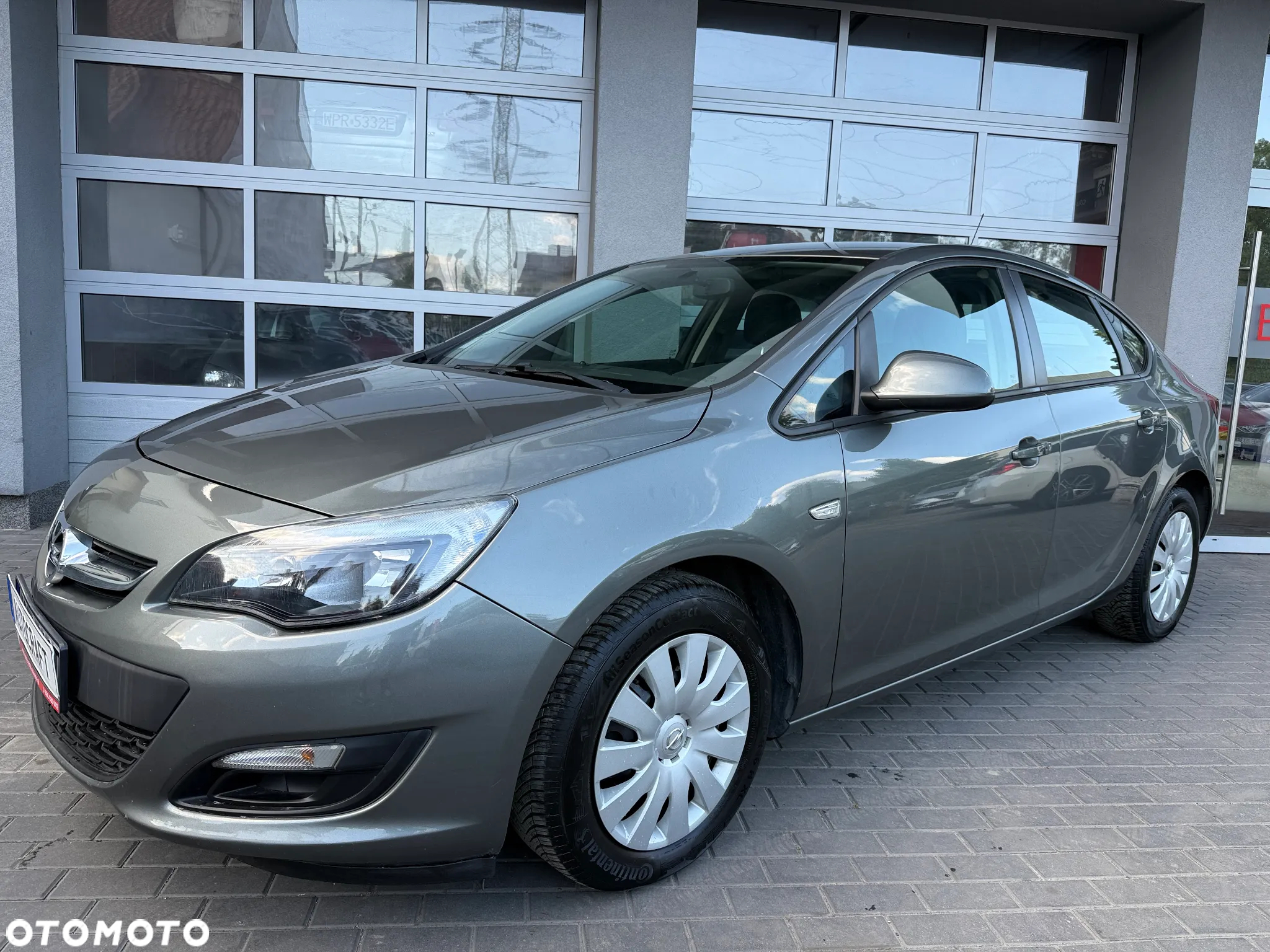 Opel Astra IV 1.4 T Business EU6 - 19