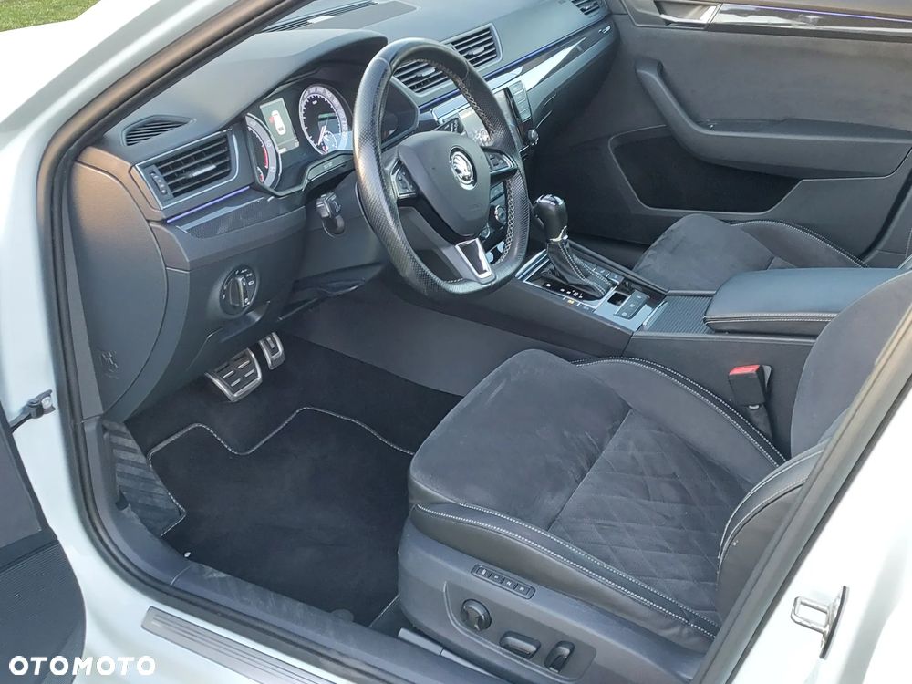 Skoda Superb 2.0 TDI Sportline DSG - 11