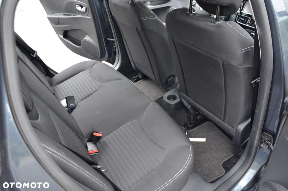 Renault Clio - 36