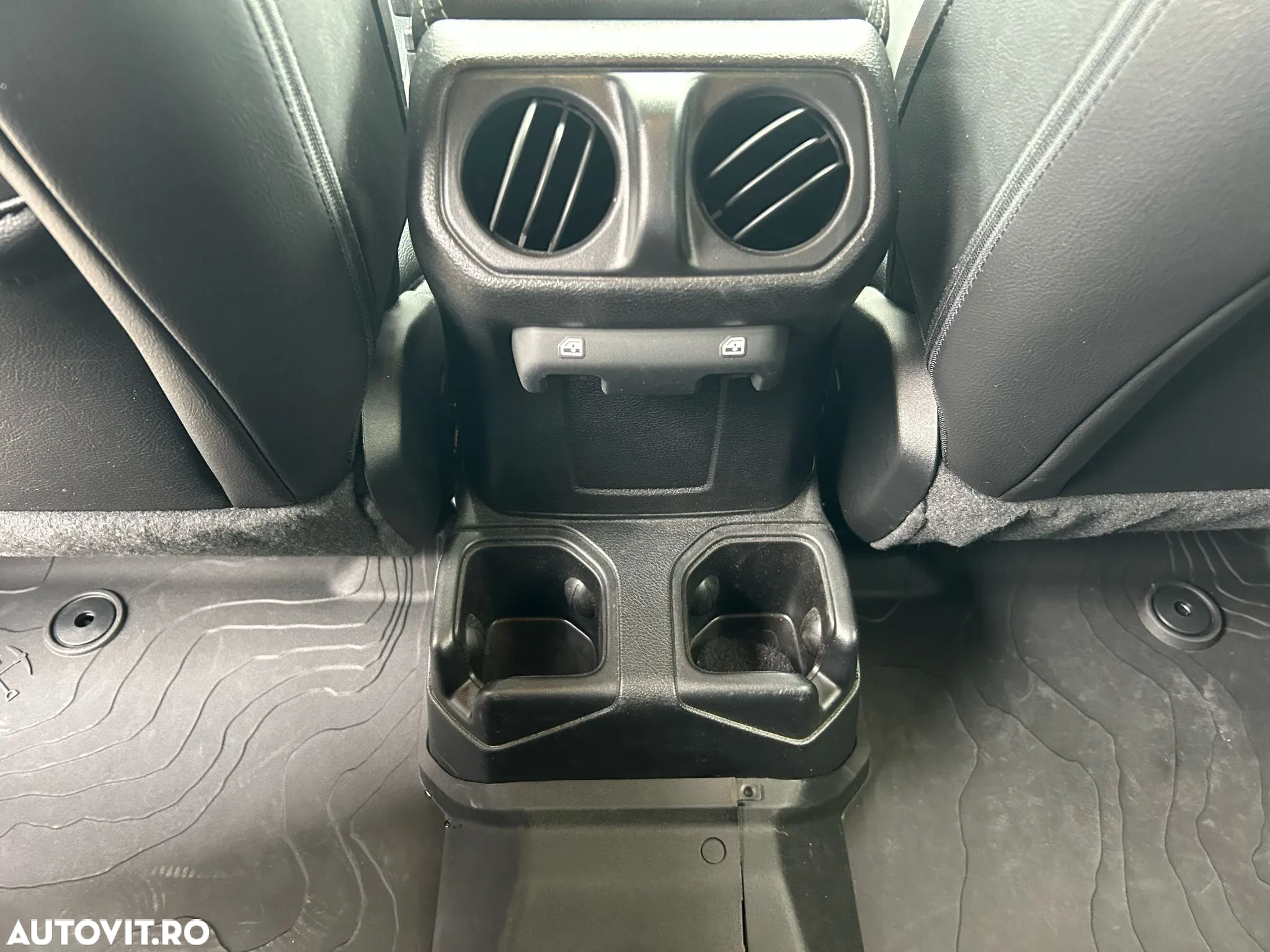 Jeep Gladiator 3.0L V6 Diesel AT8 4x4 264 CP Overland - 30