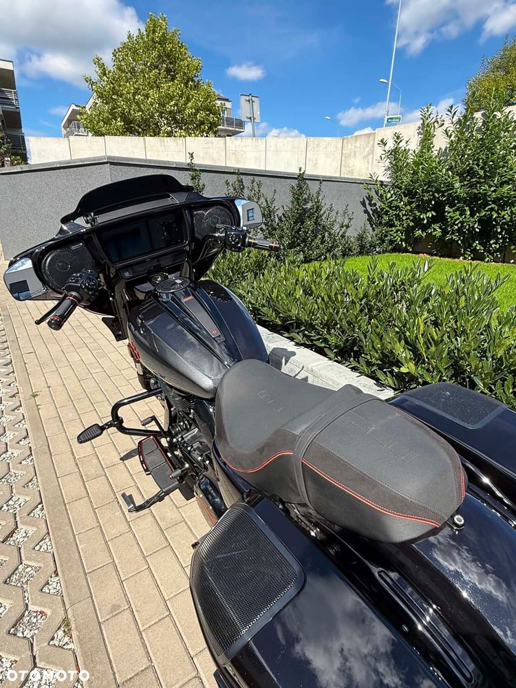 Harley-Davidson CVO Street Glide - 6