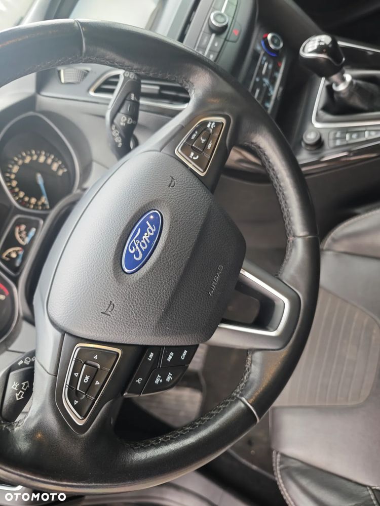 Ford Focus SW - 15
