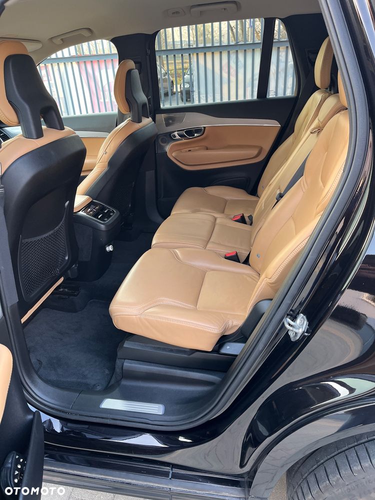 Volvo XC 90 - 7