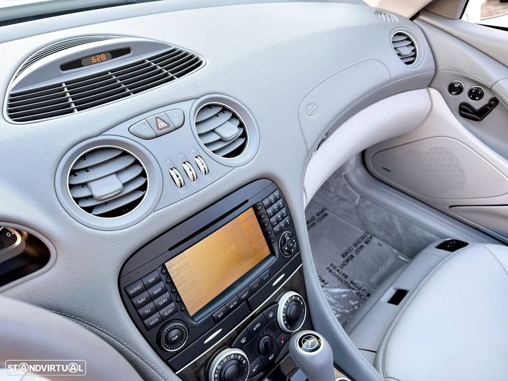 Mercedes-Benz SL 500 Standard - 16