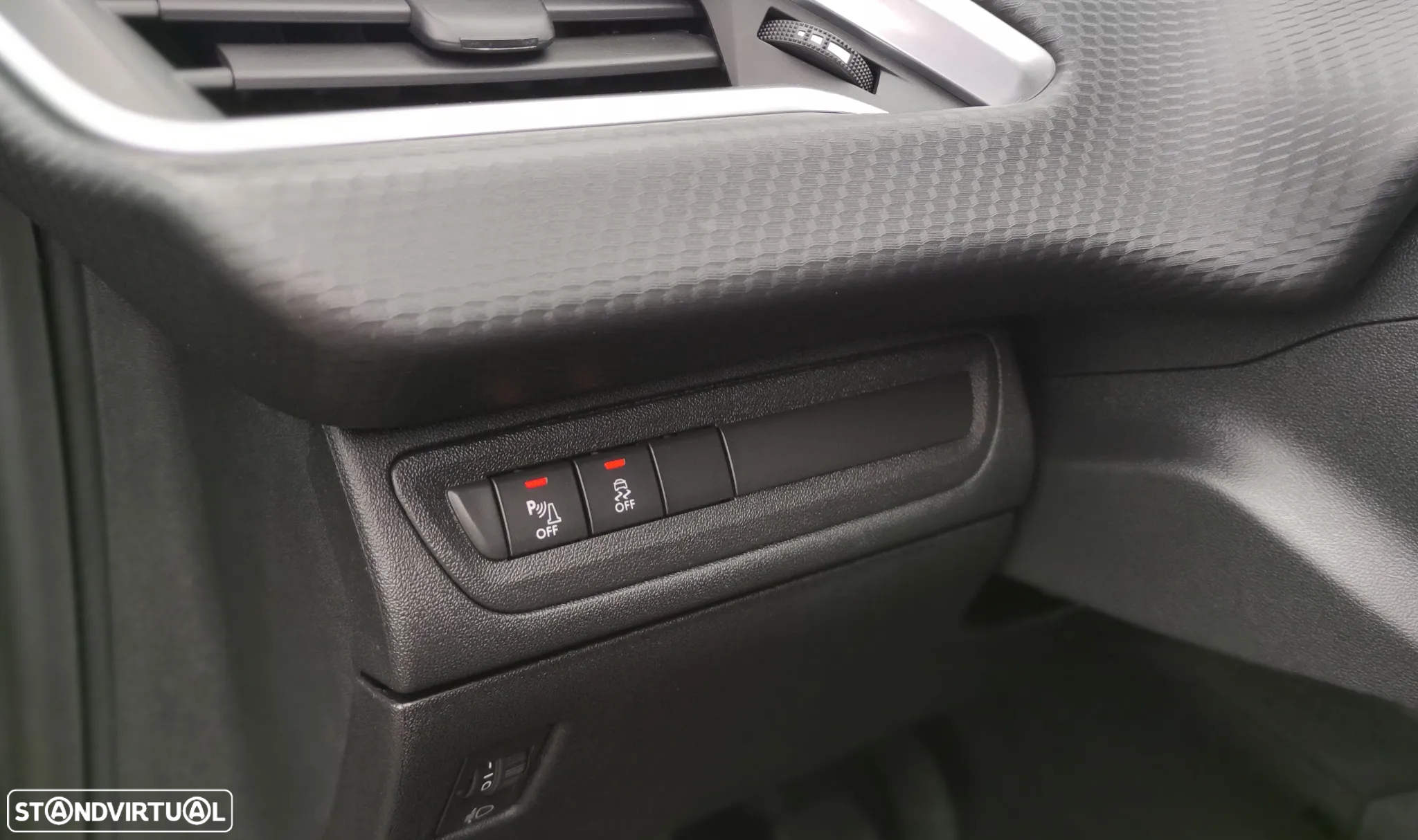 Peugeot 208 1.6 BlueHDi Style - 33