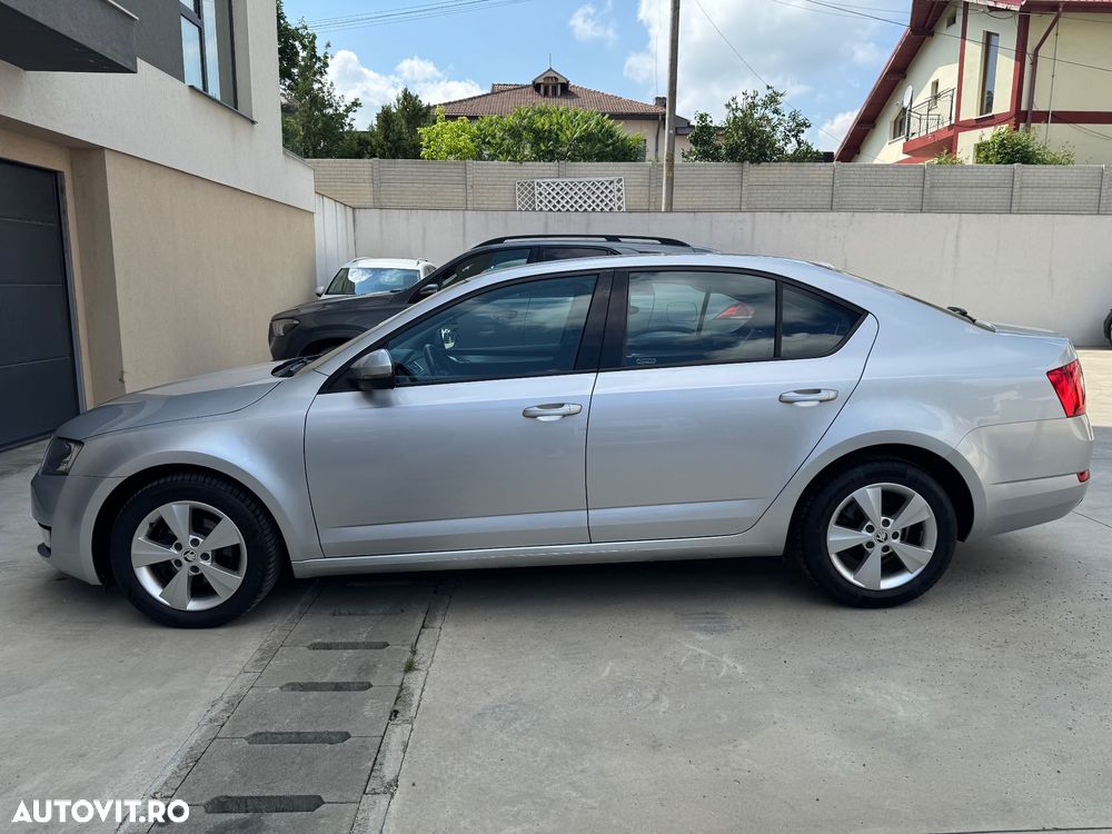 Skoda Octavia 1.6 TDI DPF DSG Ambition - 9